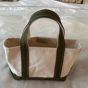 L.L. Bean Women's boat Tote - Olive and Cream